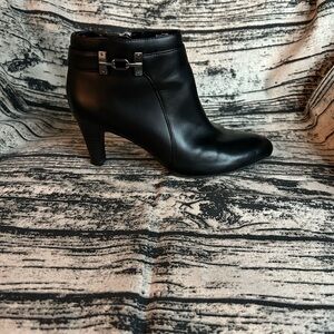Bandolino Lippo Ankle Black Heeled Boots